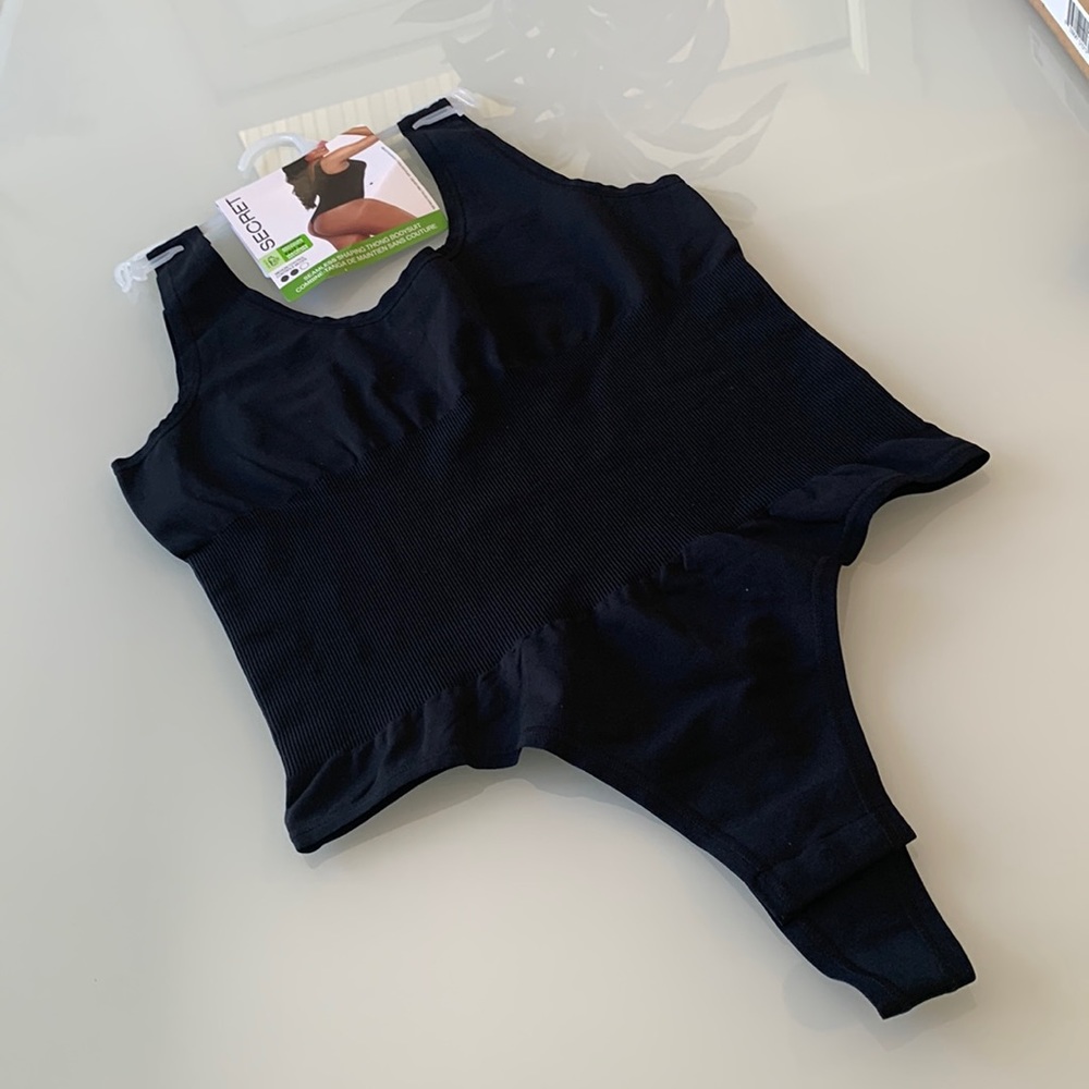 Secret seamless shaping thong bodysuit - size L